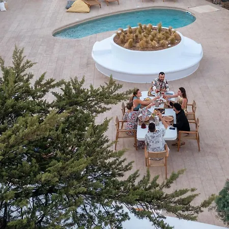 Exclusive Alyko Beach Front Pool And Jacuzzi Naxos City