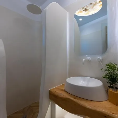 Villa Exclusive Alyko Beach Front Pool And Jacuzzi
