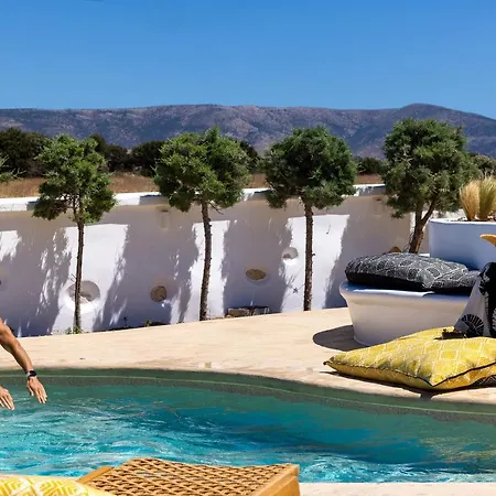 Exclusive Alyko Beach Front Pool And Jacuzzi Villa *